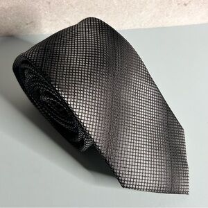 Van Heusen Black and Silver Textured 60” Silk Tie